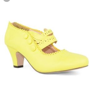 Chase & Chloe Retro Oxford Heels